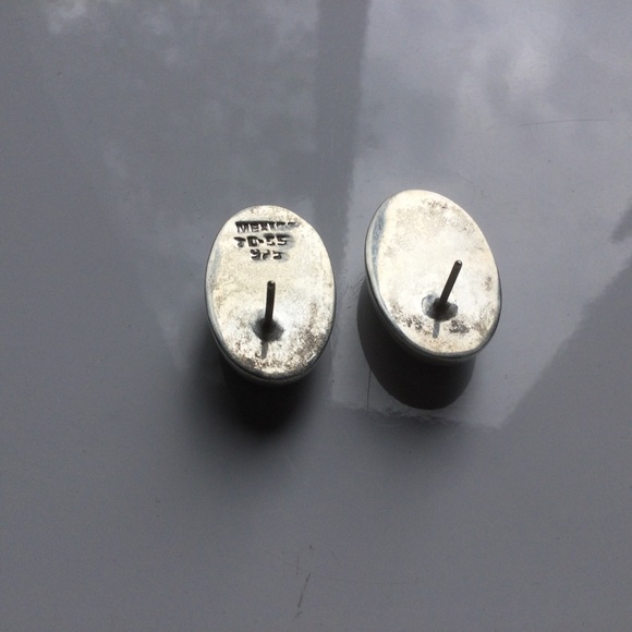 Vintage Oval Black & Sterling Silver Earrings - Picture 3 of 4